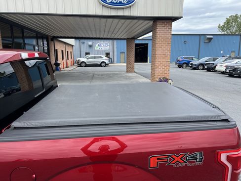 Used 2015 Ford F150 Platinum w/ Equipment Group 701A Luxury AWD/4WD image 11
