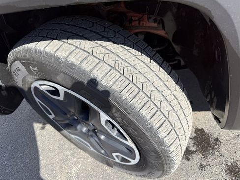 Used 2017 Jeep Renegade Trailhawk AWD/4WD image 31