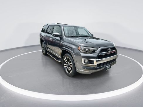 Used 2018 Toyota 4Runner Limited AWD/4WD image 2