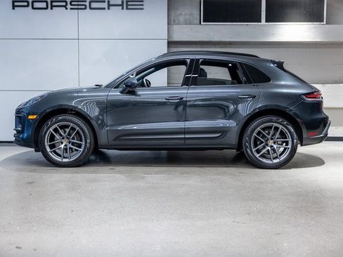 Certified 2025 Porsche Macan image 2
