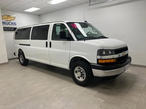 Used 2025 Chevrolet Express 3500 LT w/ LT Preferred Equipment Group RWD image 6