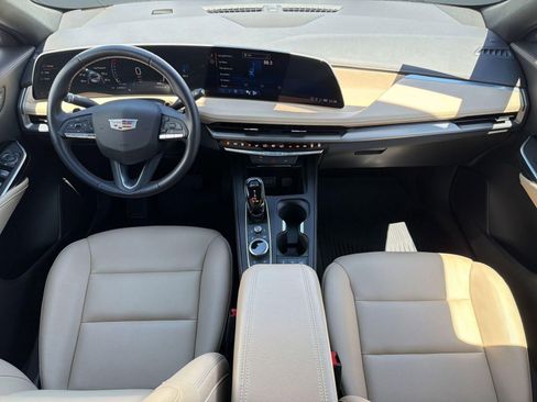 Certified 2024 Cadillac XT4 Luxury FWD image 15