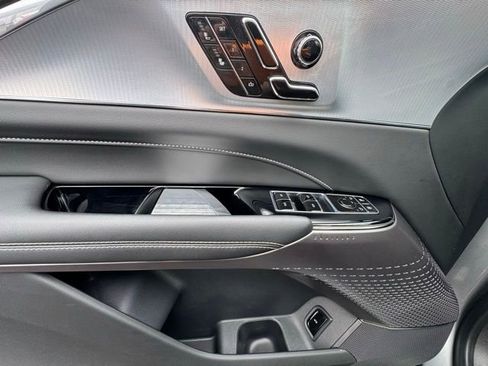 Used 2024 Cadillac Lyriq Tech image 15