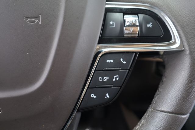 Used 2022 Lincoln Nautilus FWD w/ Premium Package image 24