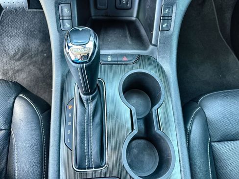 Used 2019 GMC Acadia SLT image 16