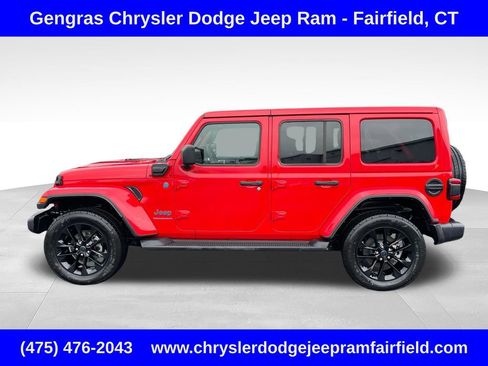 Certified 2025 Jeep Wrangler Unlimited Sahara AWD/4WD image 4