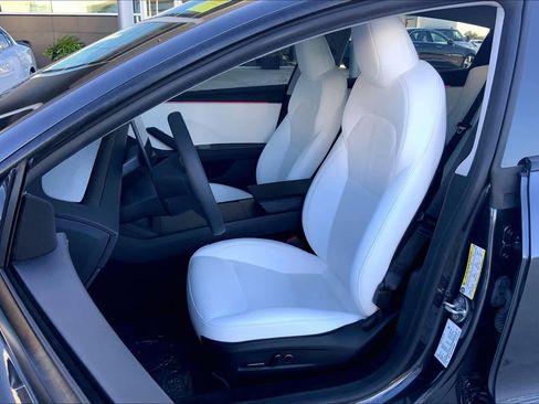 Used 2024 Tesla Model 3 Standard Range image 7