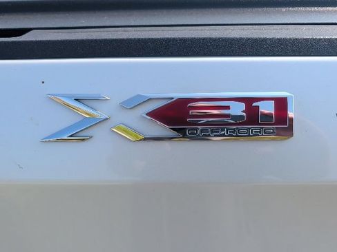 Used 2021 GMC Sierra 1500 SLT AWD/4WD image 14