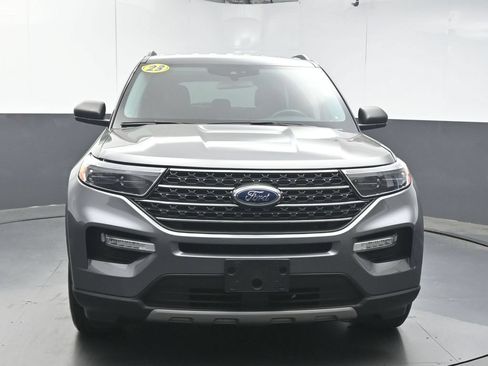 Used 2023 Ford Explorer XLT w/ Equipment Group 202A RWD image 3