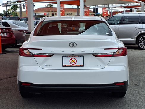 Used 2025 Toyota Camry LE FWD image 5