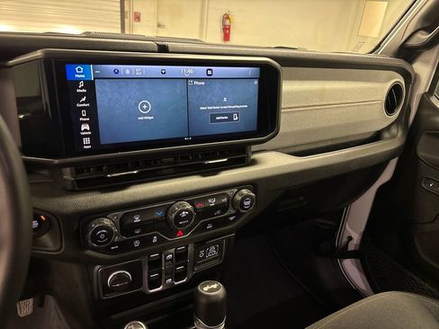 Used 2024 Jeep Wrangler Sport S image 35