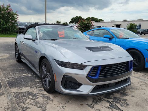 Used 2025 Ford Mustang GT Premium RWD image 1