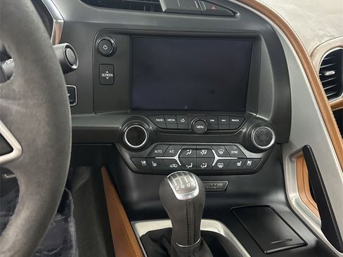 Used 2014 Chevrolet Corvette Stingray Convertible image 19