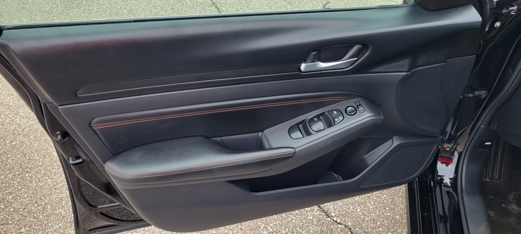 Used 2022 Nissan Altima 2.5 SR FWD image 10
