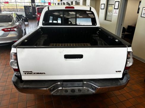 Used 2014 Toyota Tacoma 4x4 Double Cab w/ TRD Off-Road Package image 13