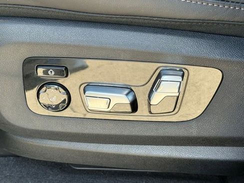 Used 2026 BMW X7 xDrive40i w/ M Sport Package AWD/4WD image 21