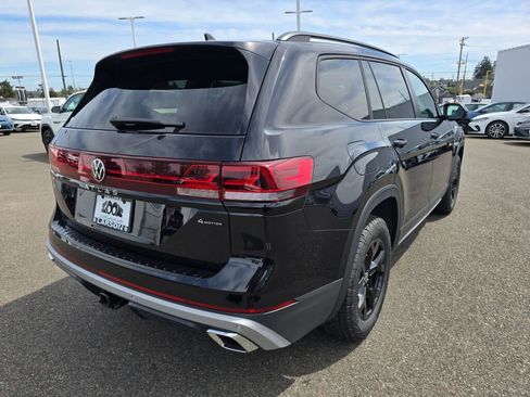 New 2026 Volkswagen Atlas Peak Edition AWD/4WD image 3