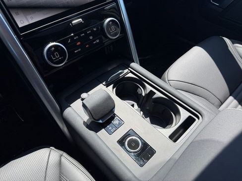 Used 2026 Land Rover Discovery Limited Edition AWD/4WD image 24