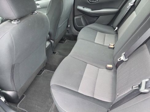 Used 2024 Nissan Sentra SV image 9