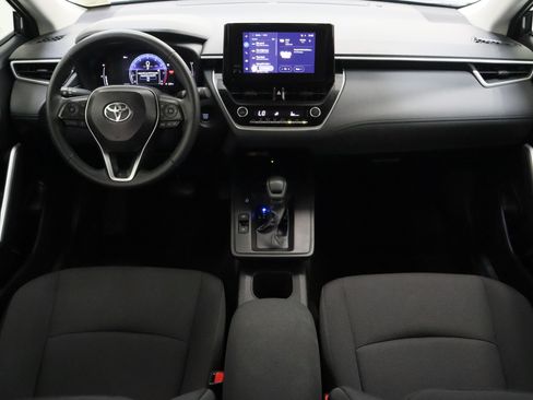 Certified 2026 Toyota Corolla Cross LE FWD image 28