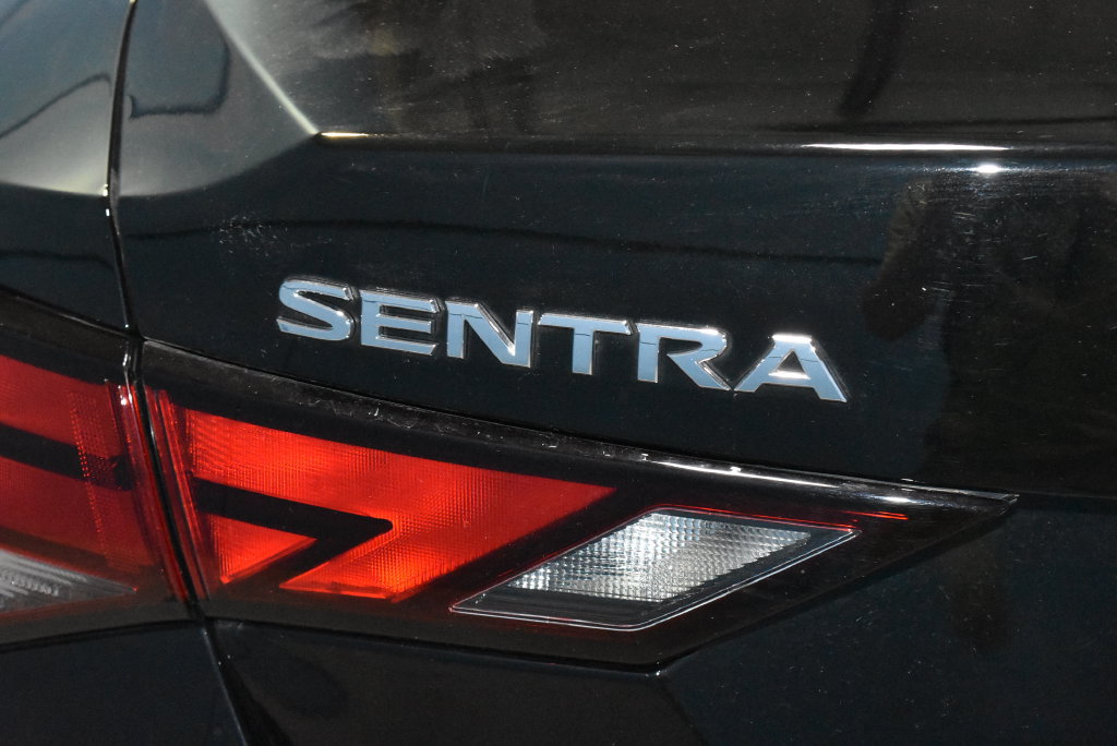 Used 2025 Nissan Sentra SV FWD image 27