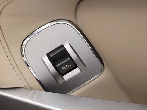 Used 2015 Aston Martin DB9 Volante Carbon Edition Convert image 78