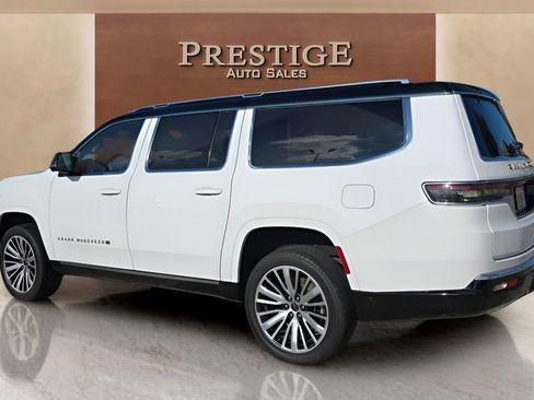 Used 2024 Jeep Grand Wagoneer L Series III AWD/4WD image 10