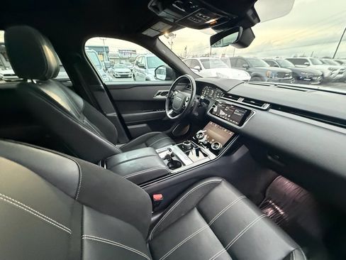 Used 2019 Land Rover Range Rover Velar S image 25