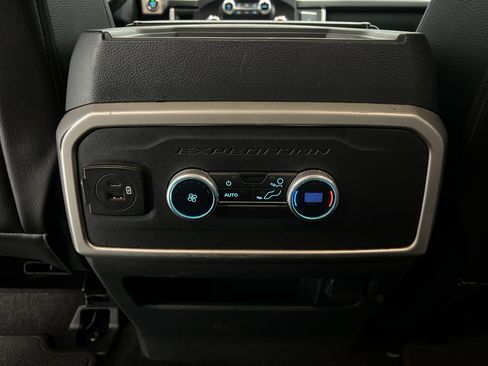 Used 2022 Ford Expedition XLT image 20