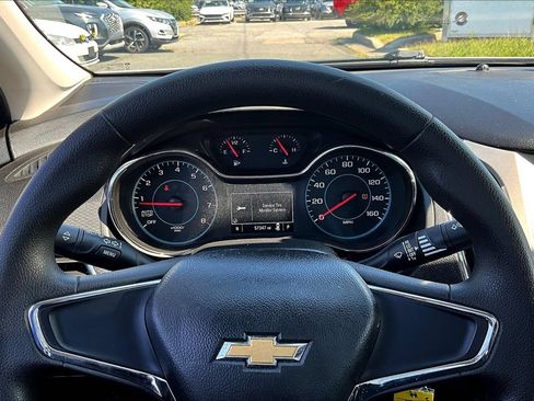 Used 2018 Chevrolet Cruze LS FWD image 14