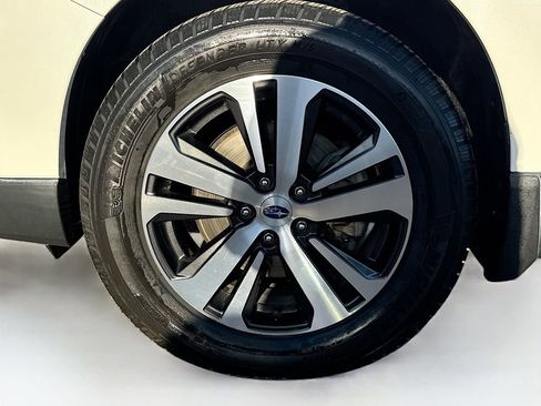 Used 2019 Subaru Outback 3.6R Limited w/ Popular Package #2 image 42