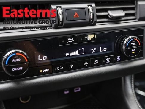 Used 2023 Nissan Pathfinder S AWD/4WD image 19