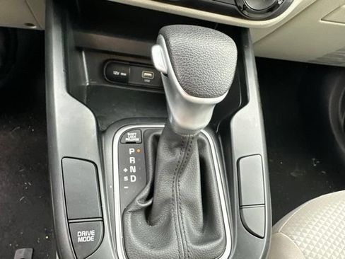 Certified 2025 Kia Soul LX w/ LX Technology Package FWD image 32