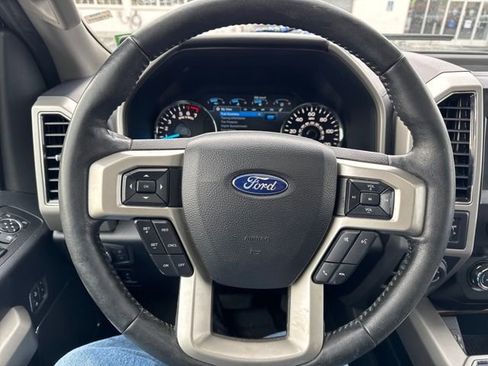 Used 2020 Ford F150 Lariat image 14