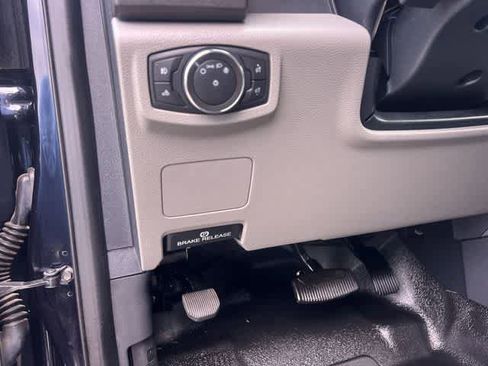 Used 2022 Ford F250 XL w/ Power Equipment Group image 28