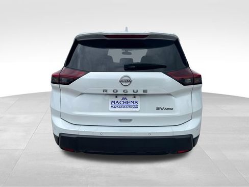 Used 2024 Nissan Rogue SV AWD/4WD image 5