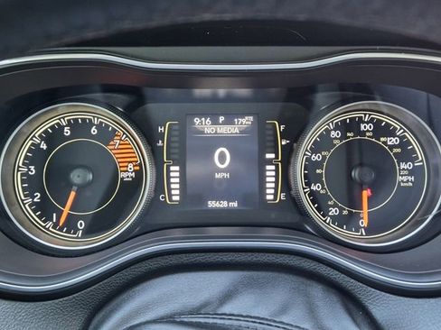 Used 2020 Jeep Cherokee Latitude Lux w/ Quick Order Package 26H Lux image 16