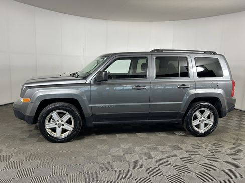 Used 2012 Jeep Patriot Latitude w/ Sun/Sound Group AWD/4WD image 2