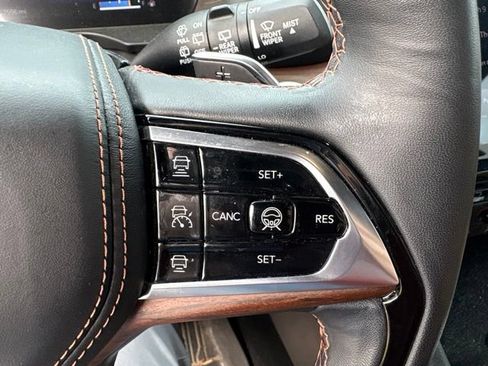 Used 2023 Jeep Grand Cherokee L Summit w/ Advanced Protech Group IV AWD/4WD image 17