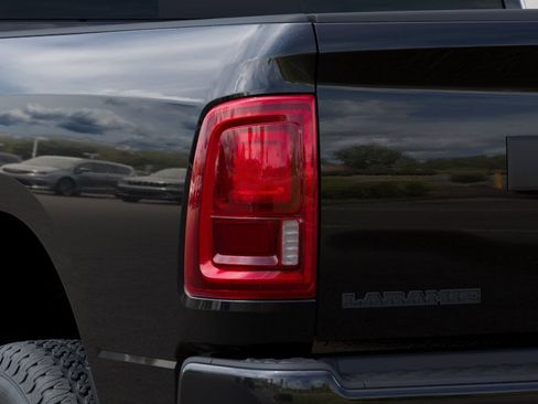 New 2026 RAM 2500 Laramie AWD/4WD image 9