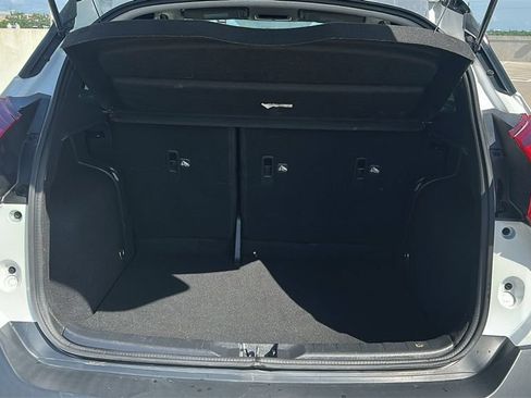 Used 2018 Nissan Kicks SV FWD image 32