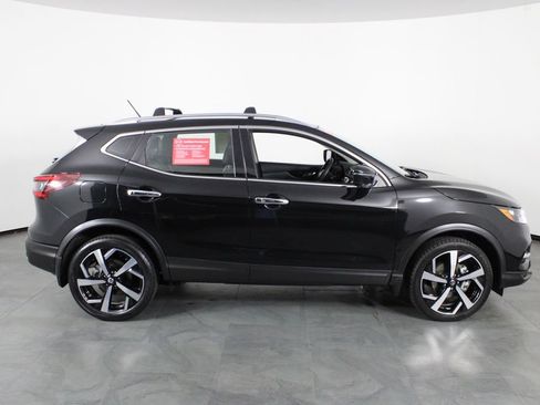 Certified 2021 Nissan Rogue Sport SL FWD image 12