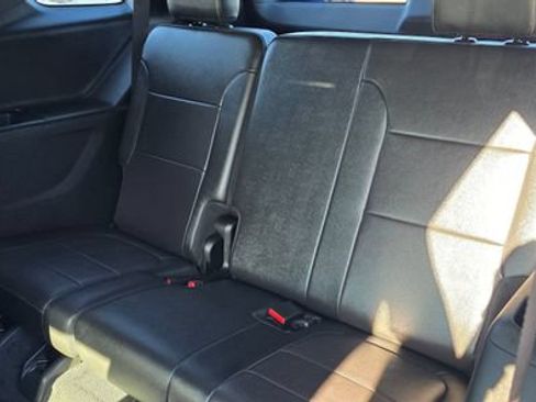 Used 2023 Chevrolet Traverse Premier AWD/4WD image 14