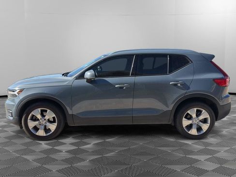 Used 2021 Volvo XC40 T5 Momentum AWD/4WD image 6