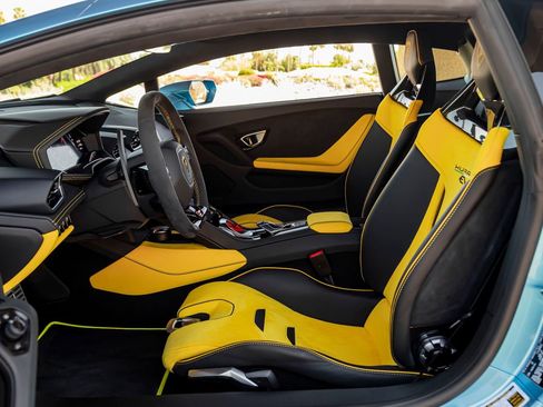 Used 2022 Lamborghini Huracan EVO RWD image 14