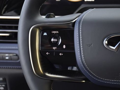 New 2026 INFINITI QX80 4WD image 8