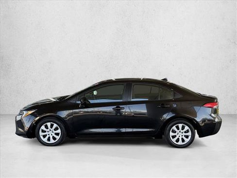 Used 2025 Toyota Corolla LE FWD image 2