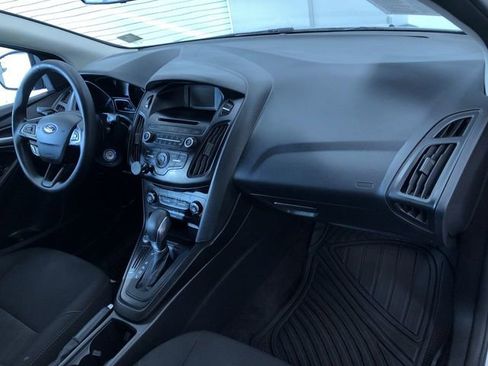 Used 2017 Ford Focus SE image 24