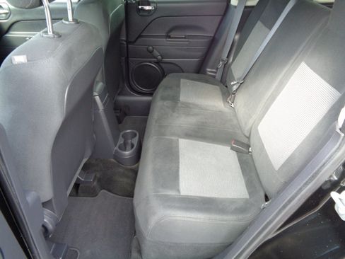 Used 2017 Jeep Patriot Sport image 6