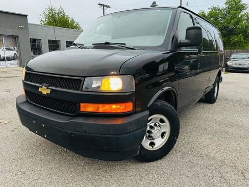Used 2018 Chevrolet Express 2500 LS w/ Driver Convenience Package RWD image 1